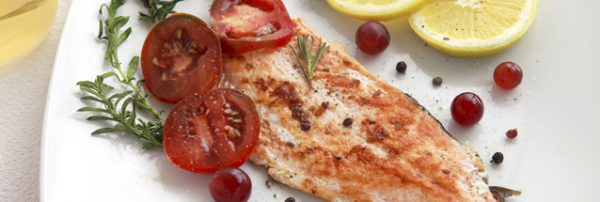 Gebackener Lachs mit Zucchini-Tomaten-Sauce Rezept | VidaVida