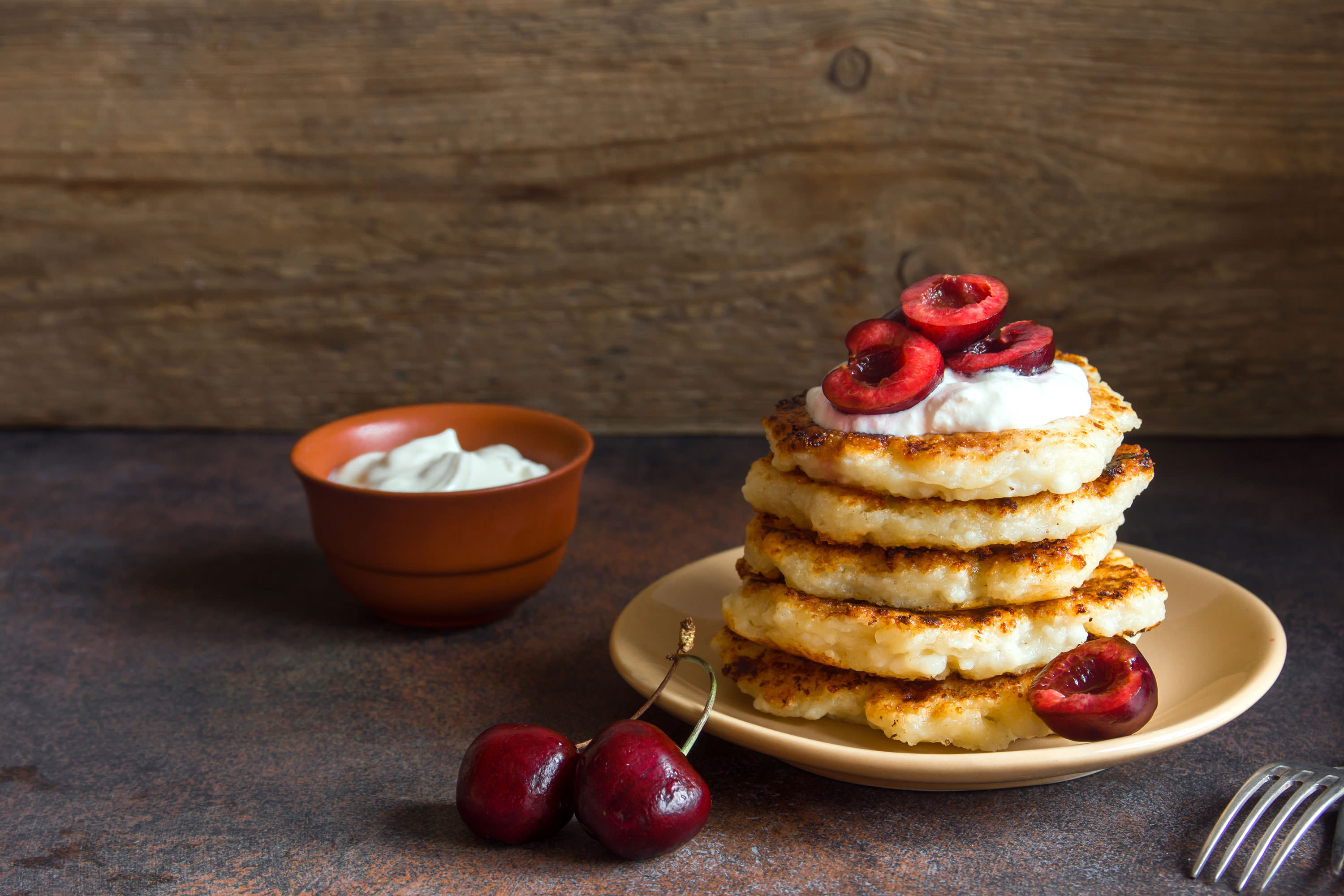 Grieß-Pfannkuchen mit Kirschen Rezept | VidaVida