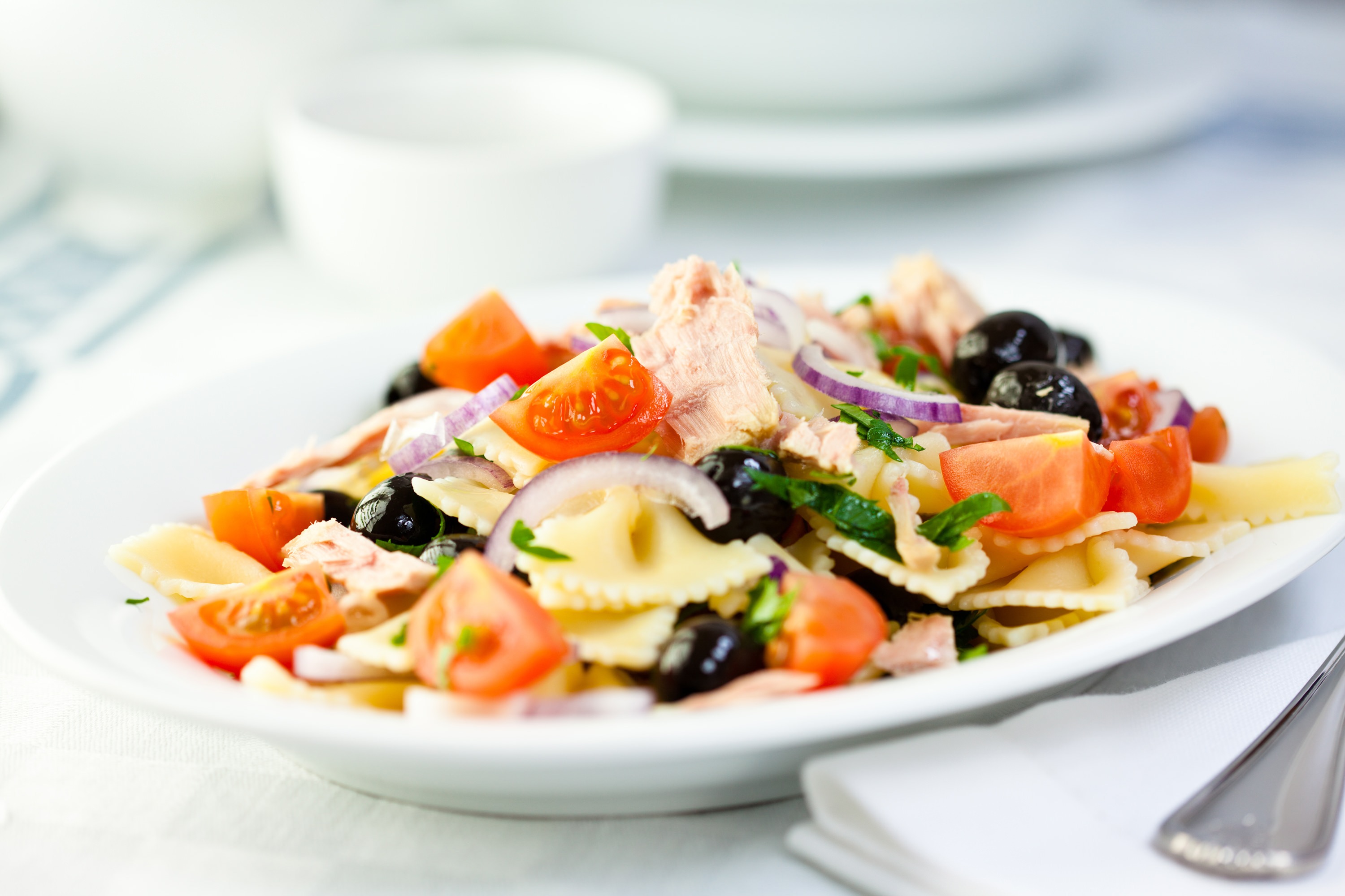 kalorienarmer thunfischsalat, farfalle-salat mit thunfisch rezept | vidavida, Design ideen