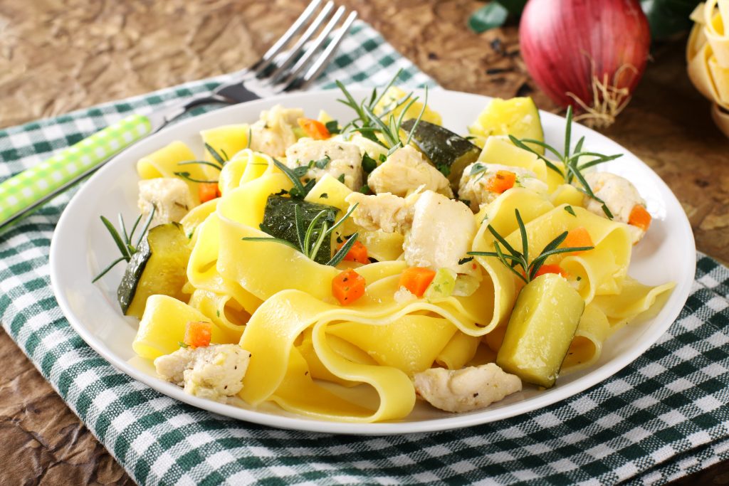 Kräuter-Seelachs auf Bandnudeln | VidaVida Rezept
