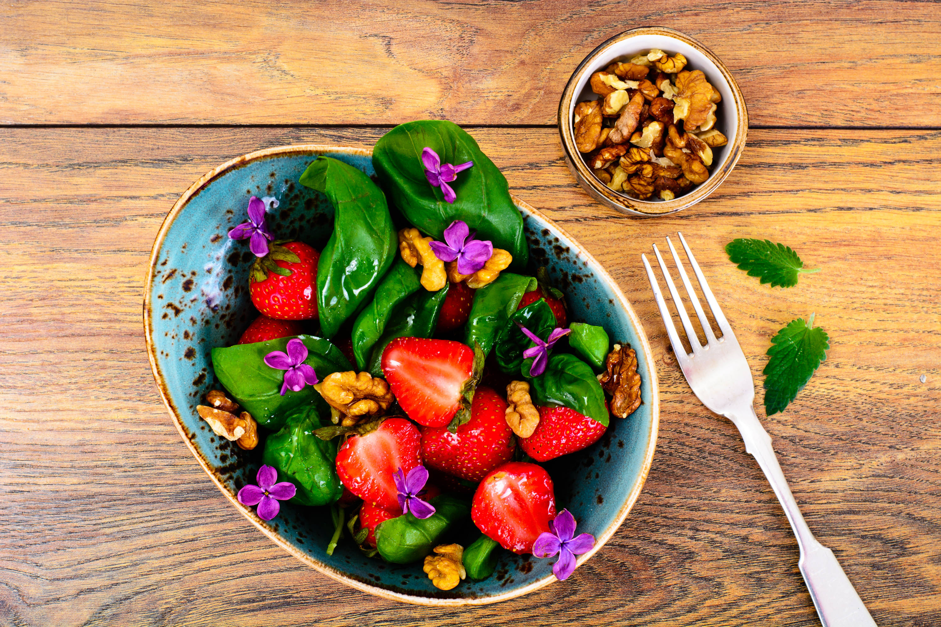 Blattsalat mit Erdbeeren und Honigdressing | VidaVida Rezept