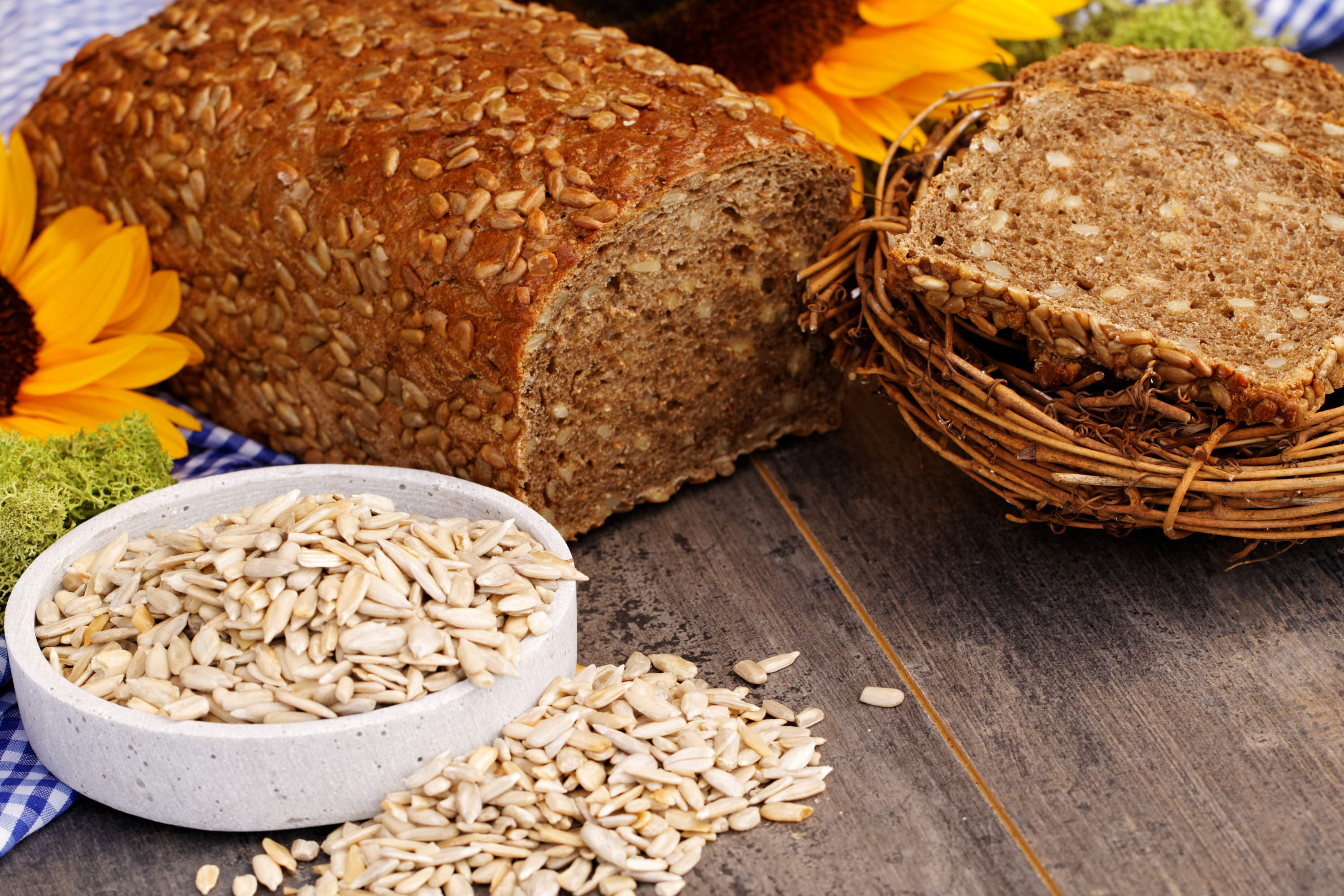 Vollkornbrot mit Sonnenblumenkernen Rezept | VidaVida