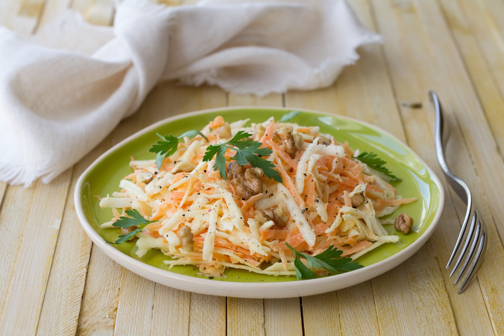 Selleriesalat mit Tabasco-Dressing Rezept | VidaVida